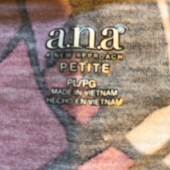 💋Short Sleeved Blouse. Size PL - Picture 5 of 5